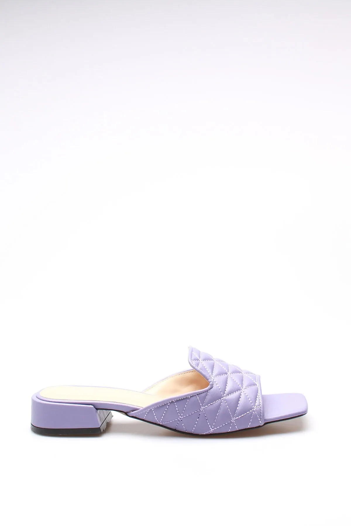 

Модные стильные фиолетовые кожаные женские тапочки, сандалии и тапочки