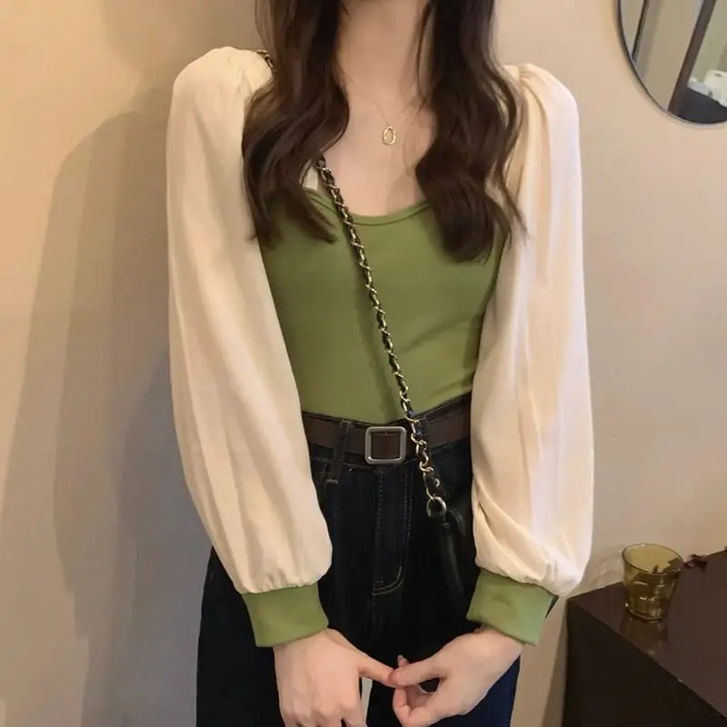 Женская трикотажная рубашка с длинным рукавом и квадратным вырезом