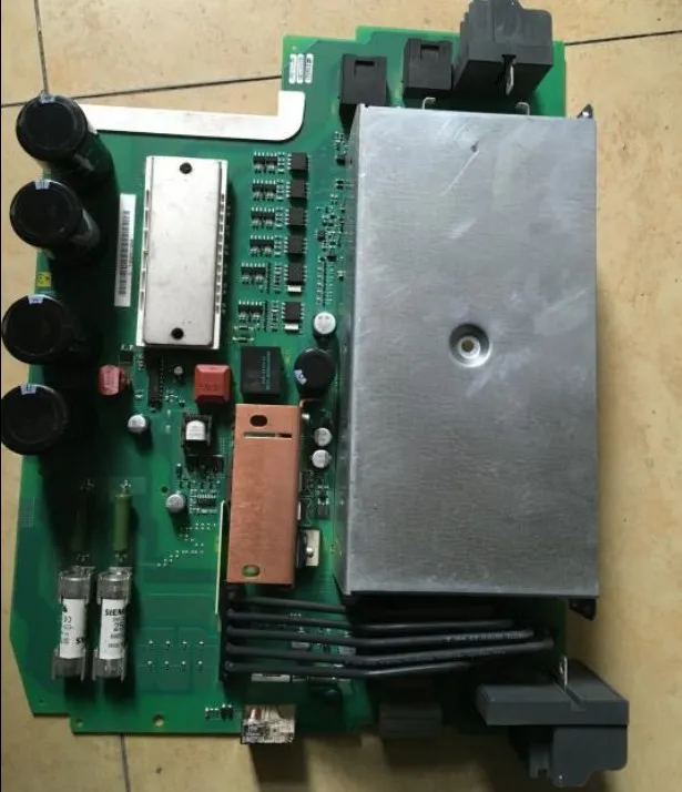 

Новый оригинальный 6SE7021-0TA84-1HF3 6SE7 021-0TA84-1HF3 spot