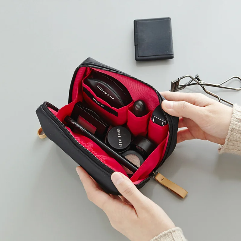 

Однотонная косметичка в Корейском стиле для женщин, дамская сумочка для косметики, водонепроницаемый органайзер для туалетных принадлежно...