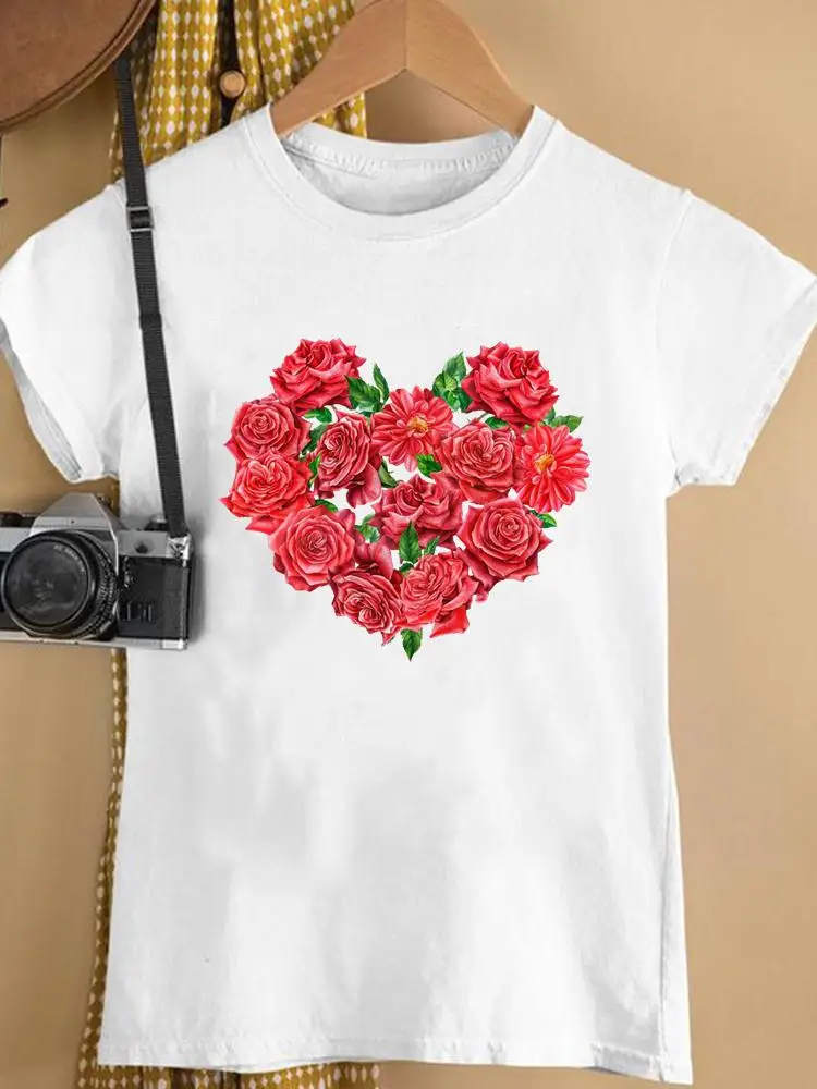 

Футболка женская с принтом акварелью, модная тенниска с коротким рукавом, с рисунком сердечек, лето