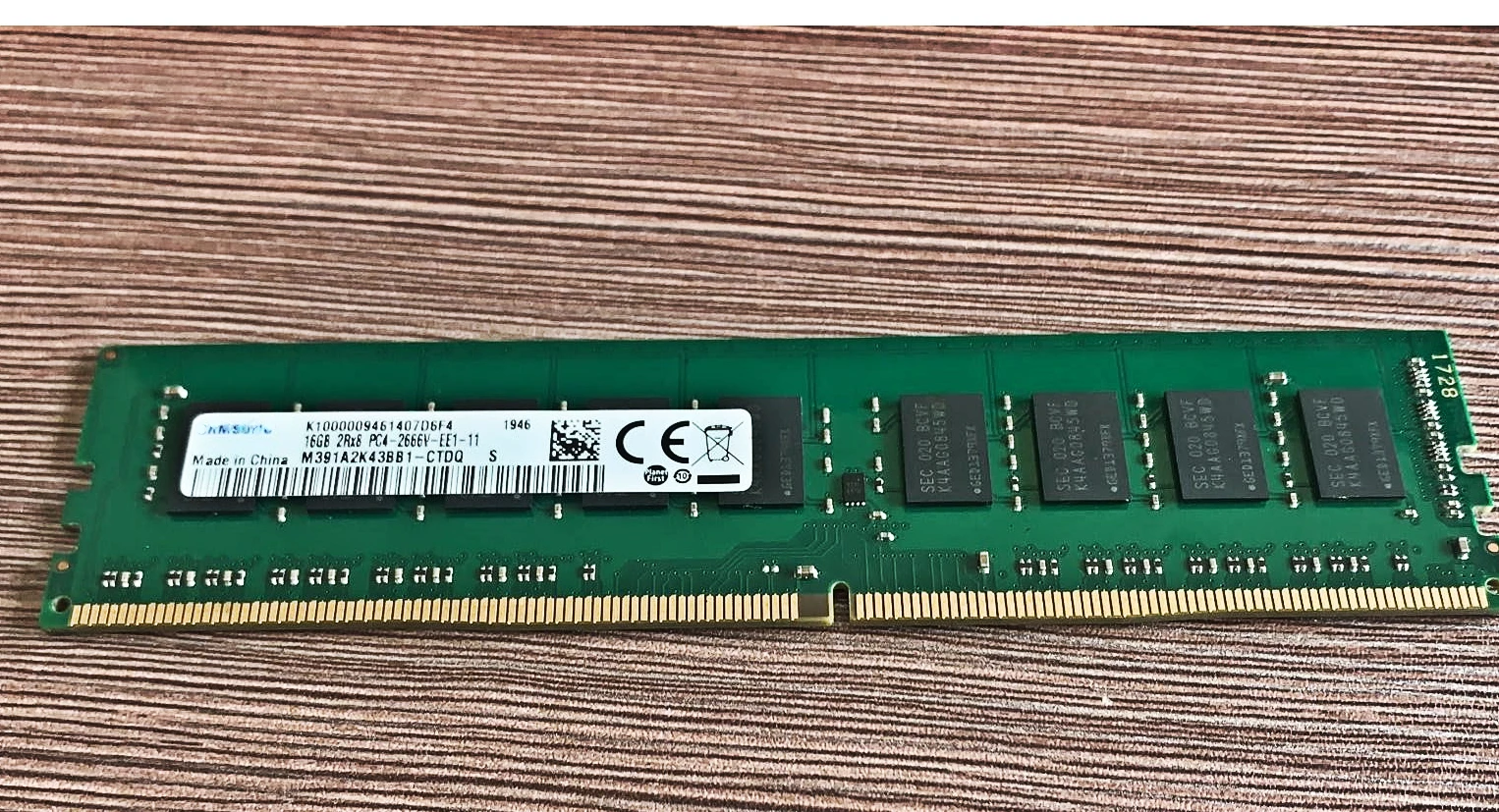 

RAM 16G DDR4 2RX4 PC4-2133P/2400T ECC REG Server Memory Module