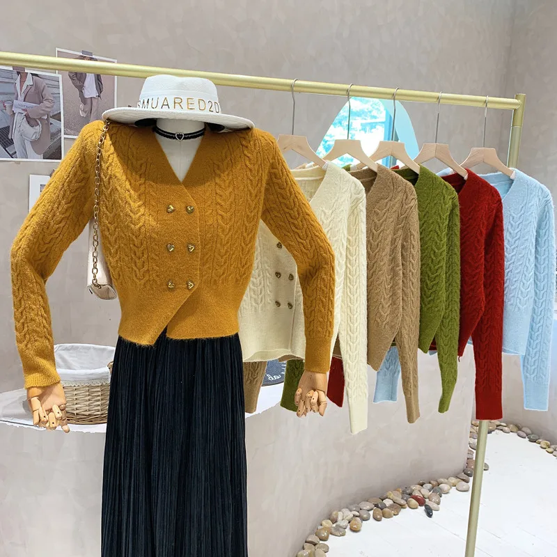 

Новинка Женская одежда осень-зима 2022 дизайн Love двубортный свитер с V-образным вырезом короткий Универсальный вязаный кардиган Топ