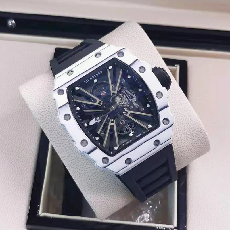 Рисунок 4 - Мужские наручные часы с квадратным большим циферблатом