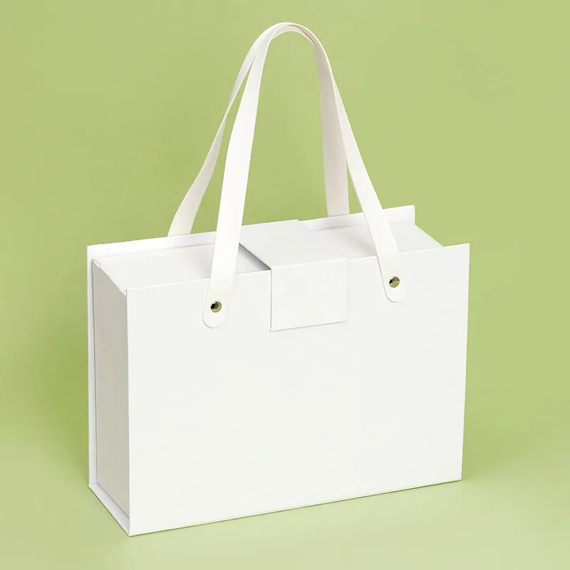 

Картонные магнитные подарочные коробки 2 шт.