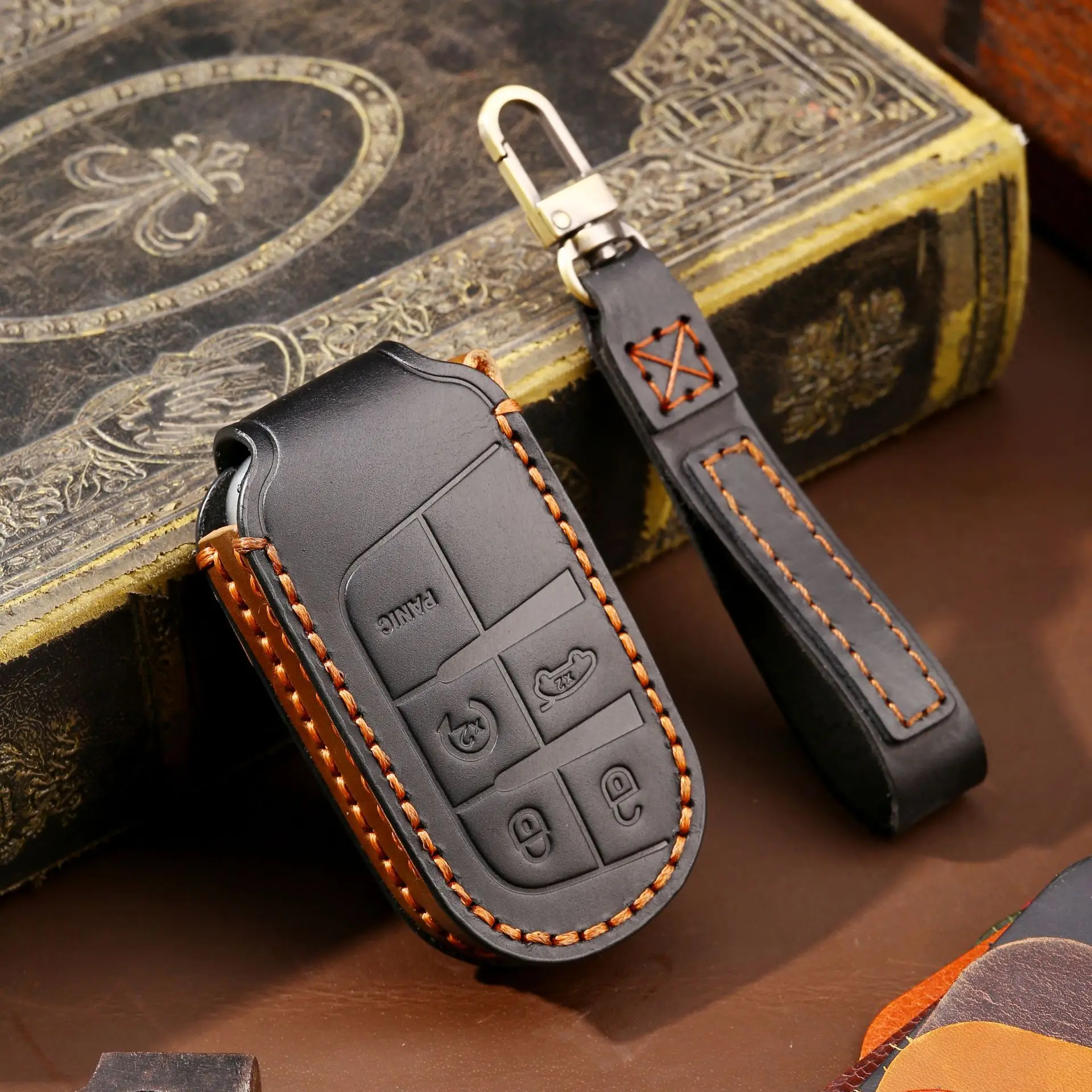 

Luxury Leather Car Key Case Cover Fob Car Accessories for Jeep Renegade Grand Cherokee Dodge Challenger Keychain Holder Keyring