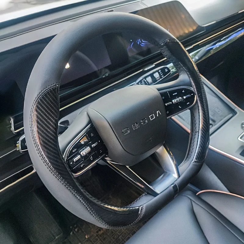 Фото Для Chery OMODA 5 C5 OMODA E5 FX 2022 2023 2024 2025 чехол на руль автомобиля D-образный чехол из искусственной кожи из углеродного волокна Автоаксессуары №1