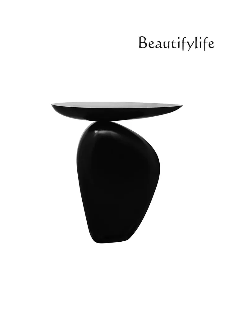 Черный приставной столик из булыжника угловой в стиле ретро край дивана Hakka Frp