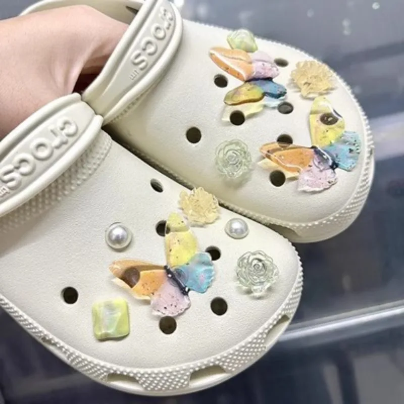 

Whole Set New Croc Charms Designer Handmade Quality DIY Shoes Charms for Croc Elegant Butterfly Garden Shoe Buckle Fashion Trend
