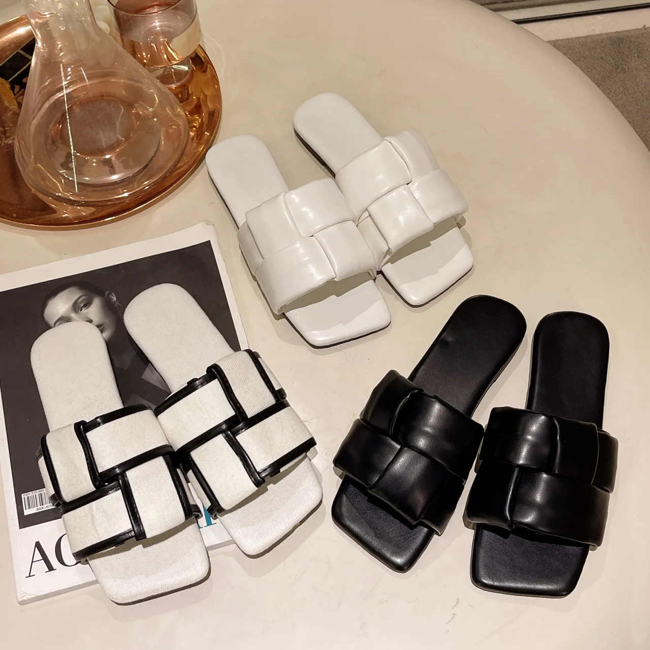 

Beach Shoes Ladies' Slippers Luxury Slides Rubber Flip Flops Slipers Women Square Toe Low Sabot Designer Soft Hawaiian 2023 Flat