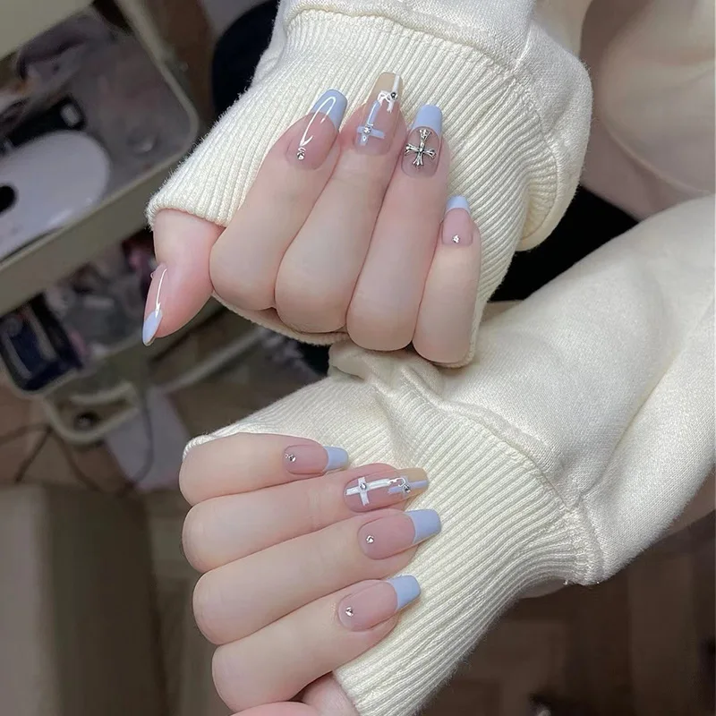 

24PCS fake nails wearing a French blue and white Crow heart wearing press-fit nails finished nail accessories supplies