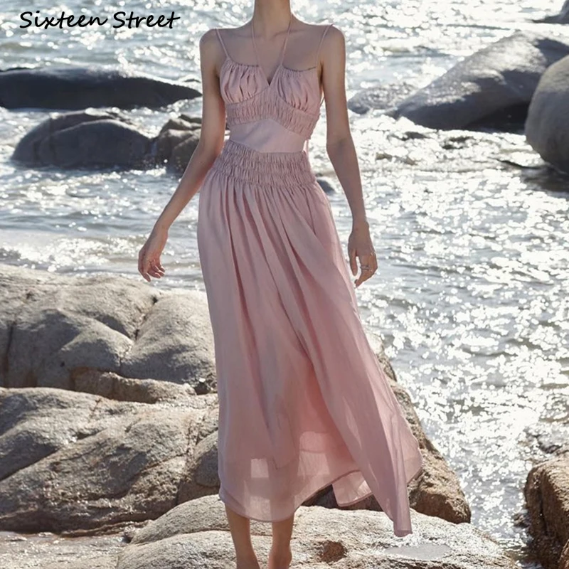 Женское платье с завышенной талией розовое облегающее без рукавов на тонких