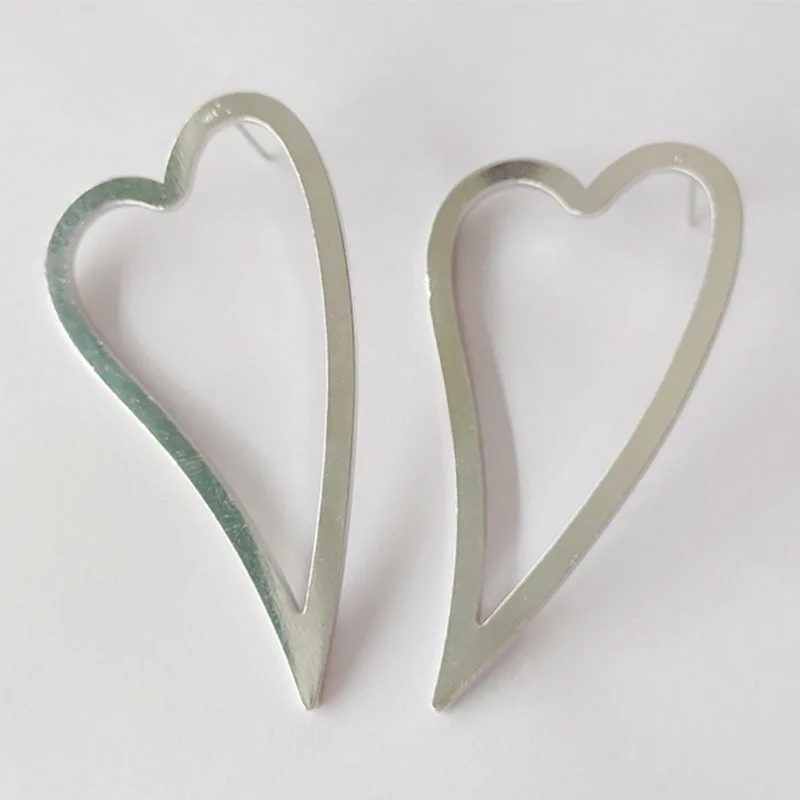 

2023cute Women Earrings Gold Jeweler Gothic Accessories Exaggerated Big Heart-Shaped Earrings Korean Fashion Pendientes Mujer