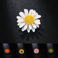 vintage daisy brooches fashion elegant enamel pins casual jewelry gifts for women party bag hat brooch pins accessaries