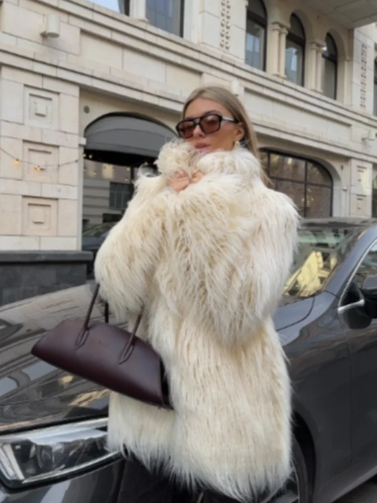 Шикарная пушистая женская шуба с большими лацканами элегантная свободная