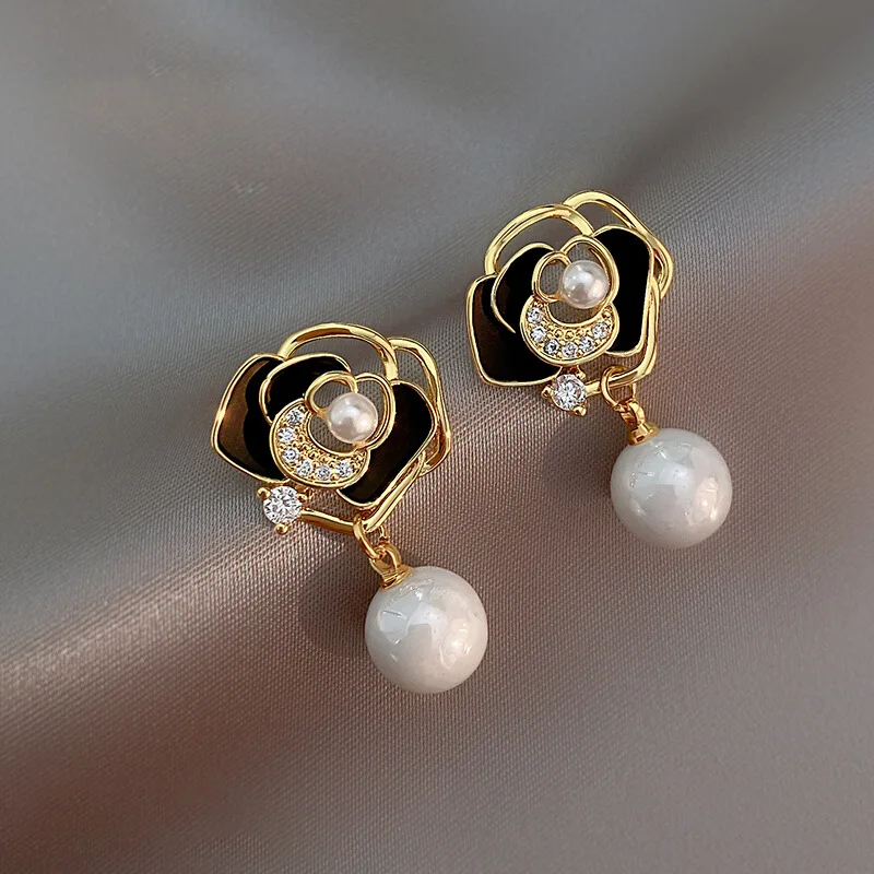 Π ΠΎΡΠΊΠΎΡΠ½ΡΠ΅ ΡΠ΅ΡΡΠ³ΠΈ-Π³Π²ΠΎΠ·Π΄ΠΈΠΊΠΈ Ρ ΠΆΠ΅ΠΌΡΡΠ³ΠΎΠΌ ΠΊΠ°ΠΌΠ΅Π»ΠΈΠΈ, ΡΠ»Π΅Π³Π°Π½ΡΠ½ΡΠ΅ ΠΆΠ΅Π½ΡΠΊΠΈΠ΅ ΡΠ΅ΡΡΠ³ΠΈ Π² Π²ΠΈΠ΄Π΅ ΡΠ΅ΡΠ½ΠΎΠ³ΠΎ ΠΈ Π±Π΅Π»ΠΎΠ³ΠΎ ΡΠ²Π΅ΡΠΊΠ° Π² Π²ΠΈΠ΄Π΅ ΠΏΠΎΠ΄Π²Π΅ΡΠΊΠΈ, ΡΡΠ΅Π½Π΄ΠΎΠ²ΡΠΉ ΡΡΠΈΠ»ΡΠ½ΡΠΉ ΠΏΠΎΠ΄Π°ΡΠΎΠΊ, ΡΠΈΠΊΠ°ΡΠ½ΡΠ΅ ΡΠΊΡΠ°ΡΠ΅Π½ΠΈΡ Π ΠΎΡΠΊΠΎΡΠ½ΡΠ΅ ΡΠ΅ΡΡΠ³ΠΈ-Π³Π²ΠΎΠ·Π΄ΠΈΠΊΠΈ Ρ ΠΆΠ΅ΠΌΡΡΠ³ΠΎΠΌ ΠΊΠ°ΠΌΠ΅Π»ΠΈΠΈ, ΡΠ»Π΅Π³Π°Π½ΡΠ½ΡΠ΅ ΠΆΠ΅Π½ΡΠΊΠΈΠ΅ ΡΠ΅ΡΡΠ³ΠΈ Π² Π²ΠΈΠ΄Π΅ ΡΠ΅ΡΠ½ΠΎΠ³ΠΎ ΠΈ Π±Π΅Π»ΠΎΠ³ΠΎ ΡΠ²Π΅ΡΠΊΠ° Π² Π²ΠΈΠ΄Π΅ ΠΏΠΎΠ΄Π²Π΅ΡΠΊΠΈ, ΡΡΠ΅Π½Π΄ΠΎΠ²ΡΠΉ ΡΡΠΈΠ»ΡΠ½ΡΠΉ ΠΏΠΎΠ΄Π°ΡΠΎΠΊ, ΡΠΈΠΊΠ°ΡΠ½ΡΠ΅ ΡΠΊΡΠ°ΡΠ΅Π½ΠΈΡ