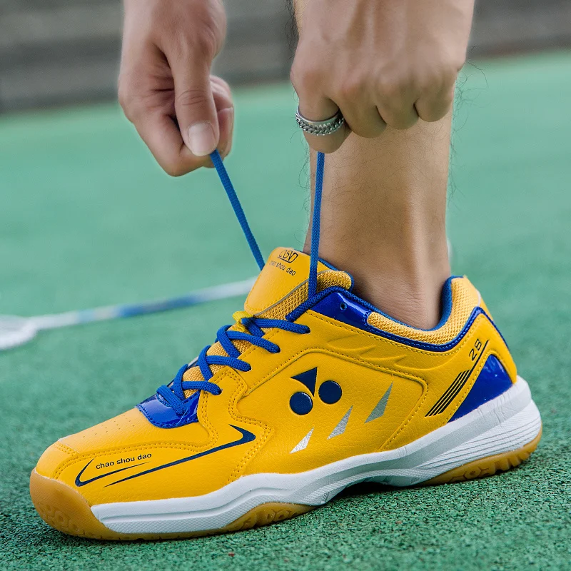 2022 Spring Summer Outdoor Fashion Red Couples Tennis Shoes for Men Women Breathable Non-slip Badminton Sneakers tenis feminino