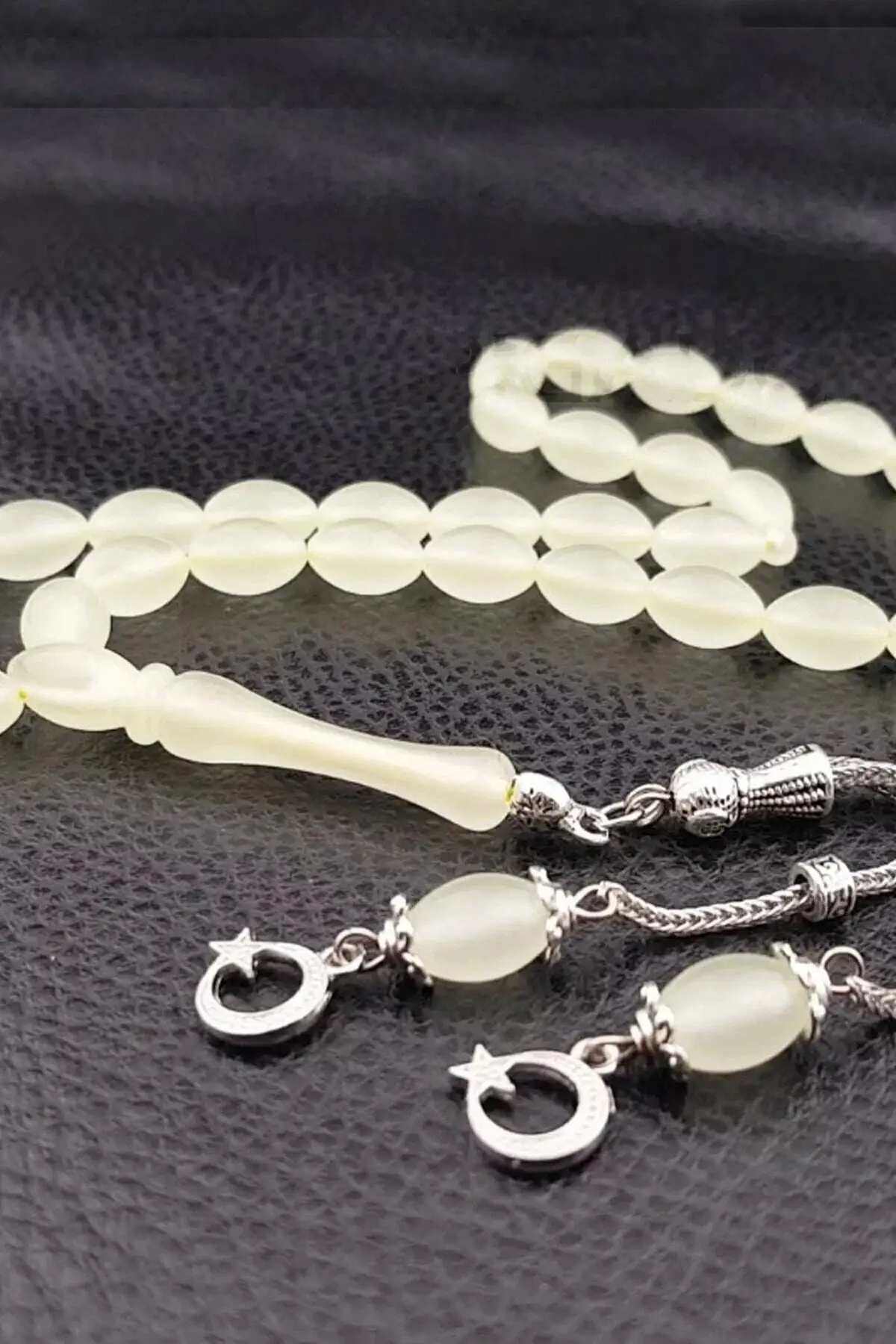 Бусины для молитвы янтарные Луна дневного света