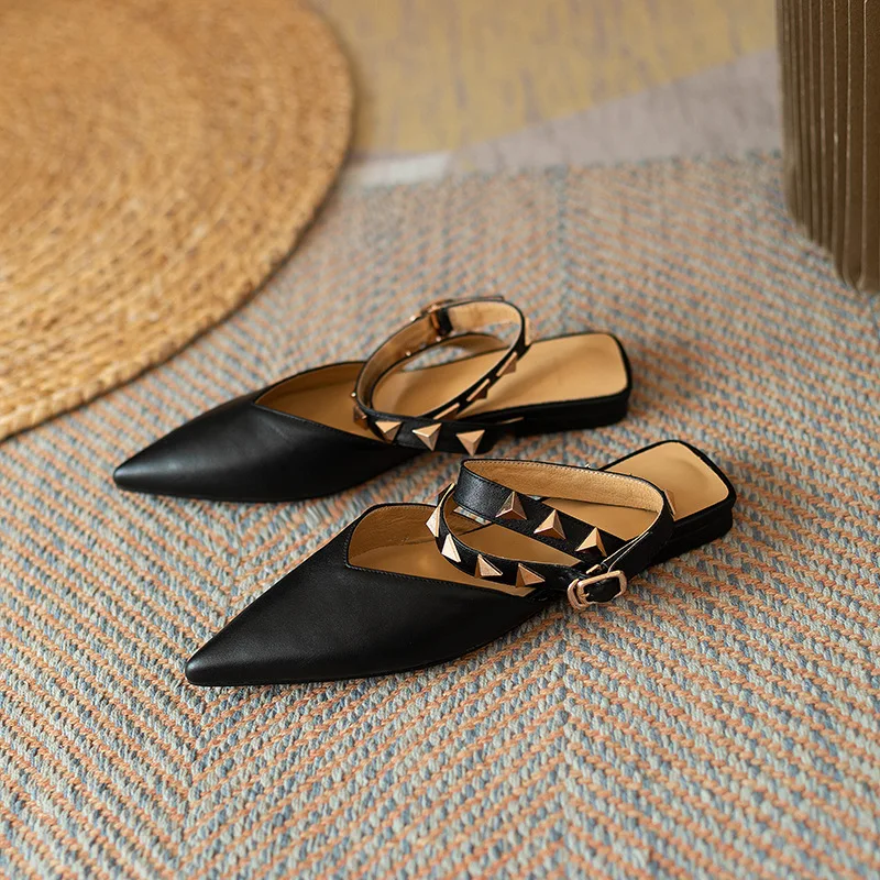 

Black Pointed Toe Sandals Women 2023 Summer New Rivets Ankle Buckle Fashion Temperament Flat Comfortable Women's Sandalias Mujer