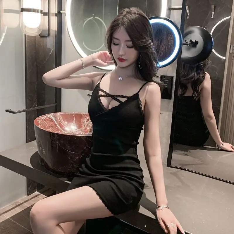 Ночная рубашка женская пикантная однотонная с запахом на бедрах комбинезон