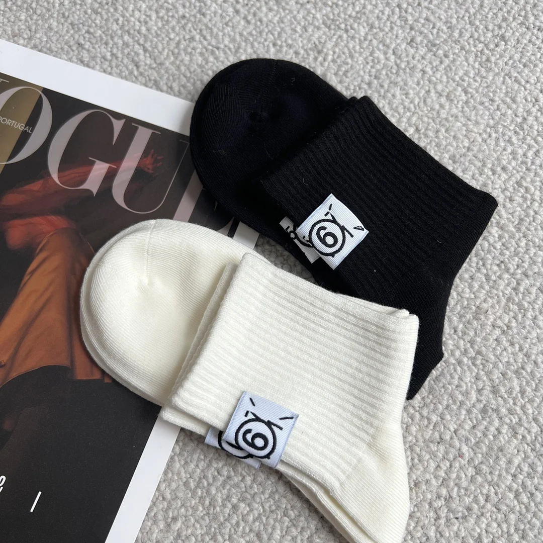 Margiela MM6 Socks Men's Women's Fashion 23FW Luxury Brand MM Hand Sewn Patch Letters Mid-tube Skateboard Casual Sports Sock