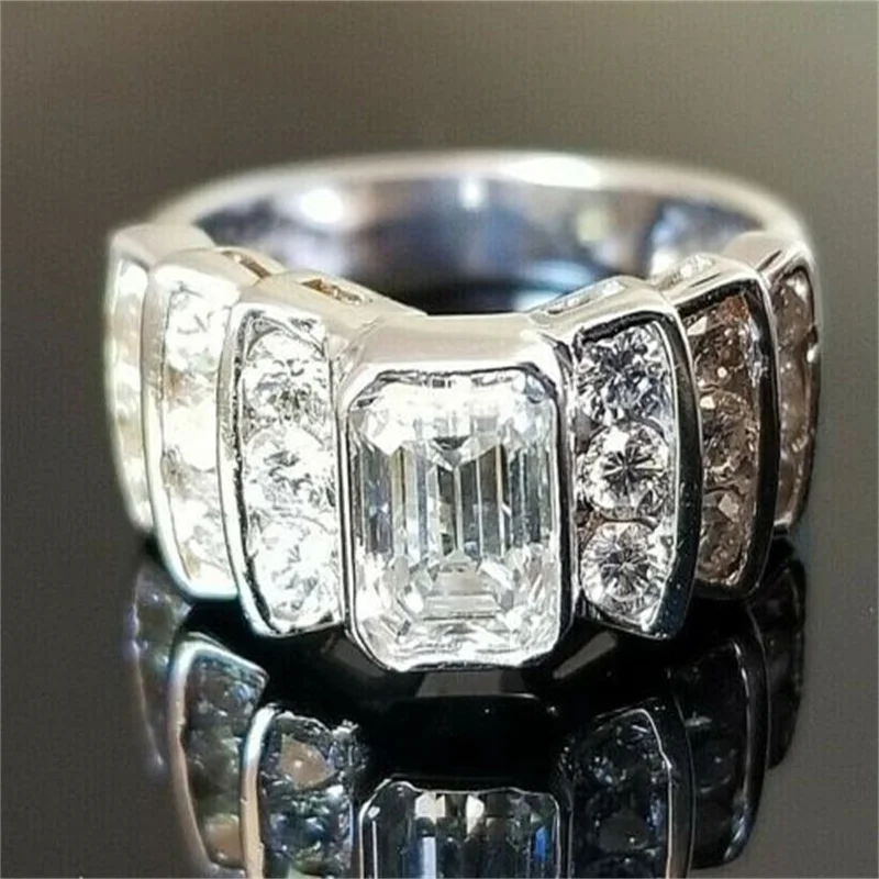 

2023 New Brass Set Zircon Ladies Square Ring High Quality Red Diamond for Brides Shining Fashion Luxury Jewelry Banquet