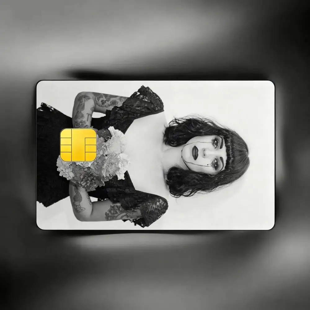 Фото FEMME FATALE M-Mon L-Laferte HD водонепроницаемые защитные наклейки для карт: для кредитных, банковских и игровых карт №2