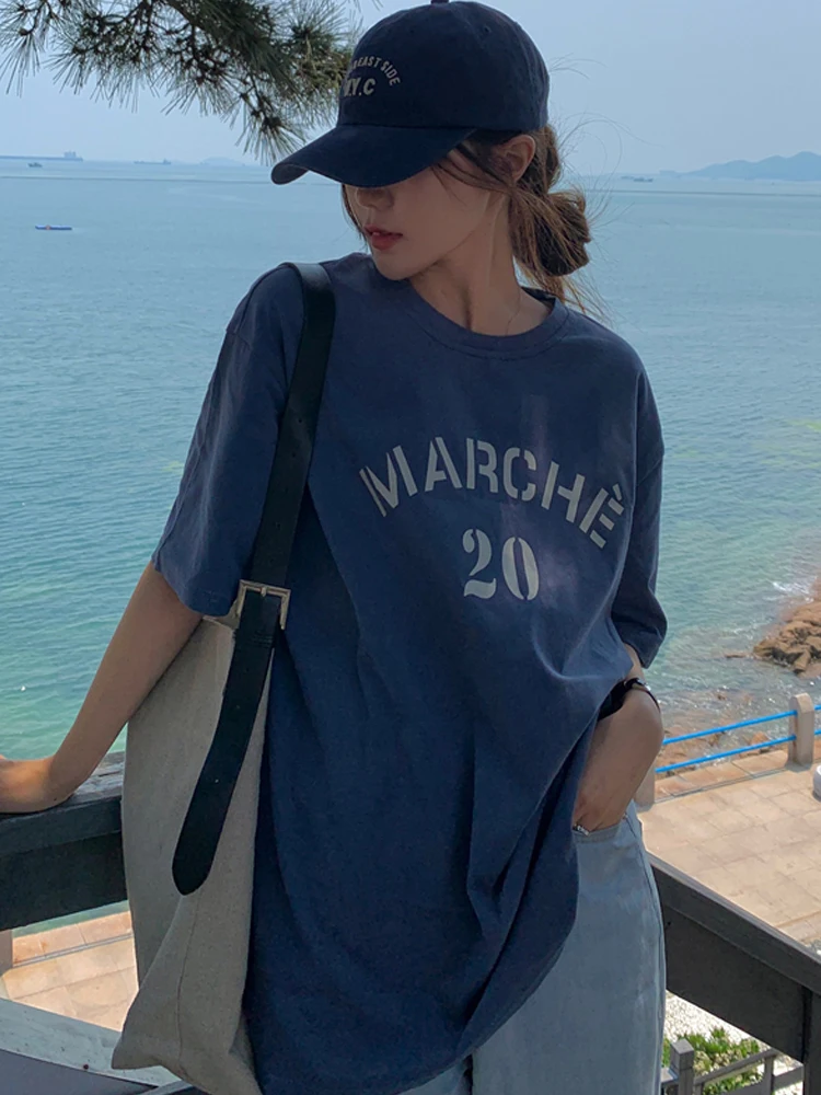 

Футболка женская хлопковая оверсайз с коротким рукавом и круглым вырезом