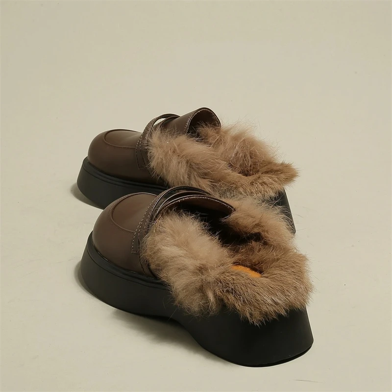 

Тапочки Mao для женщин, верхняя одежда, зимние тапочки Baotou, новинка 2023 года, осенне-зимняя обувь Muller на толстой подошве