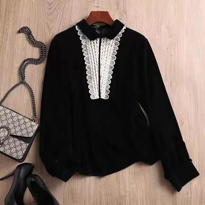 

Новинка на осень, стильный кукольный воротник в стиле Хепберн, черный бархатный топ, женский дизайн, нишевая универсальная зимняя рубашка