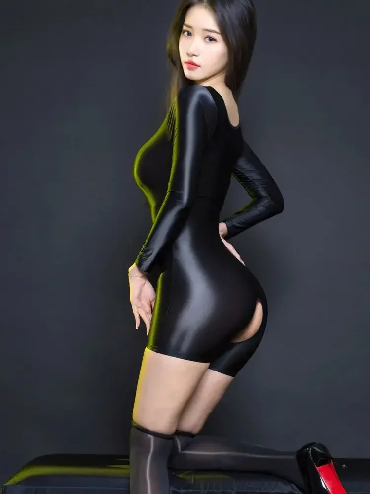 Глянцевый блестящий комбинезон с длинными рукавами открытой промежностью боди