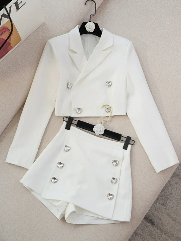 Женский комплект из двух предметов короткий пиджак и шорты с высокой талией