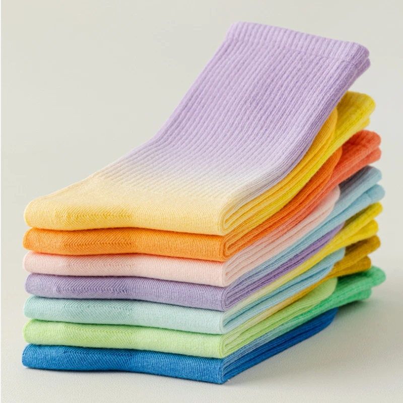 Thin Medium Tube Cotton Socks with Gradient Colors