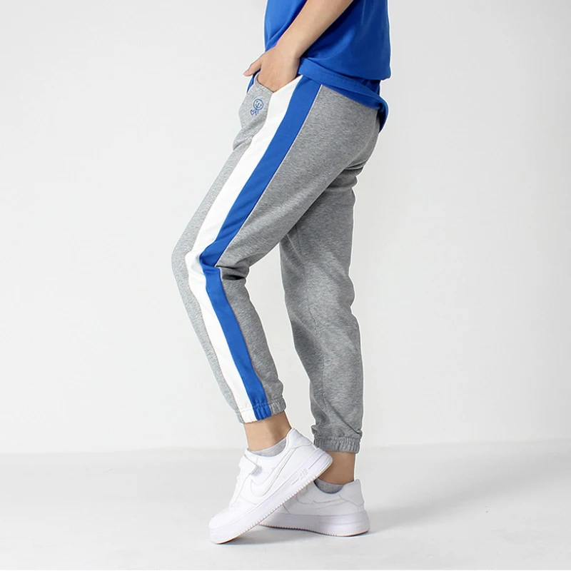 Детская одежда спортивные брюки модные с принтом по бокам на весну и осень