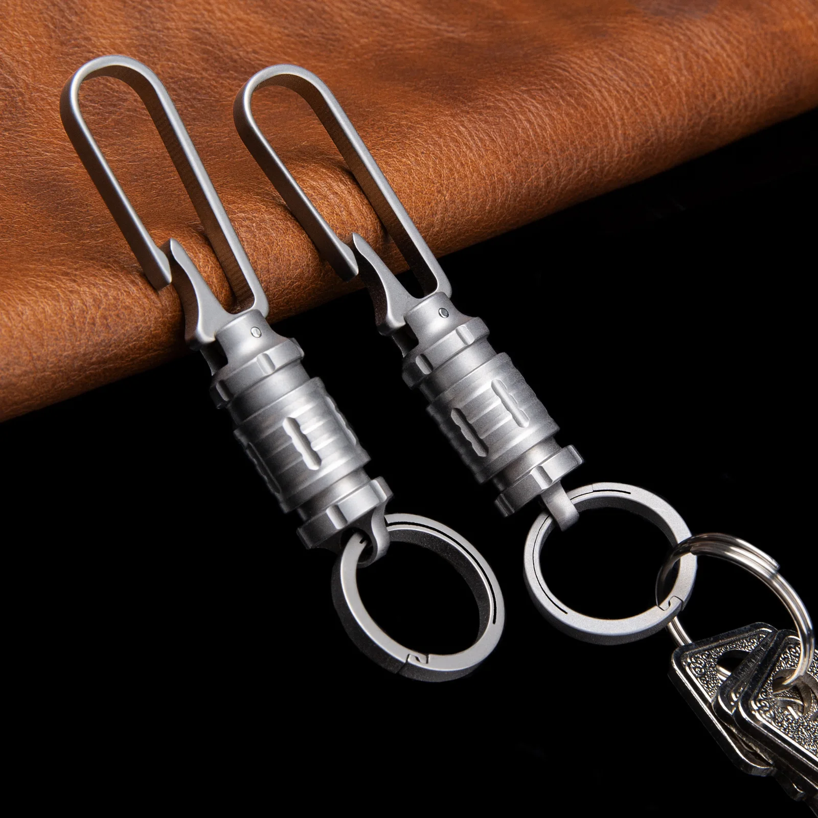 

1PC Titanium Alloy Keychain Brass Key Ring Quick Hook Hanging Buckle Outdoor Tactical Backpack Carabiner EDC Tool