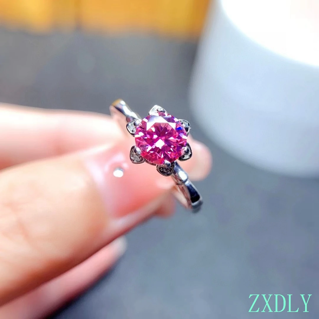 Женское серебряное кольцо с муассанитом из серебра 925 пробы разноцветным