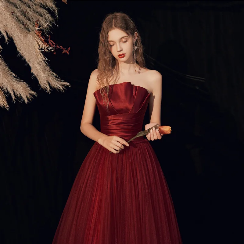 

Women Red Evening Dress Satin Strapless Sleeveless Tulle Cocktail Dresses Elegent Exquisite Fluffy Floor-Length Prom Gown