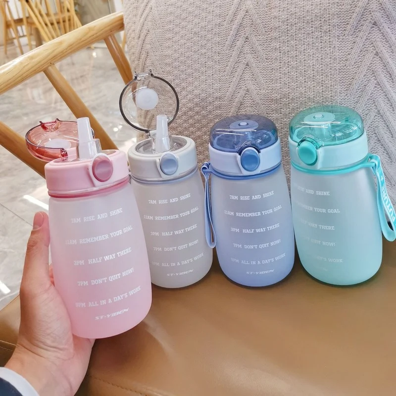 

New Gradient Color Frosted Plastic Cup Fashion Sports Water Bottle Portable Bounce Cover Straw Water Cup Water Bottle with Straw