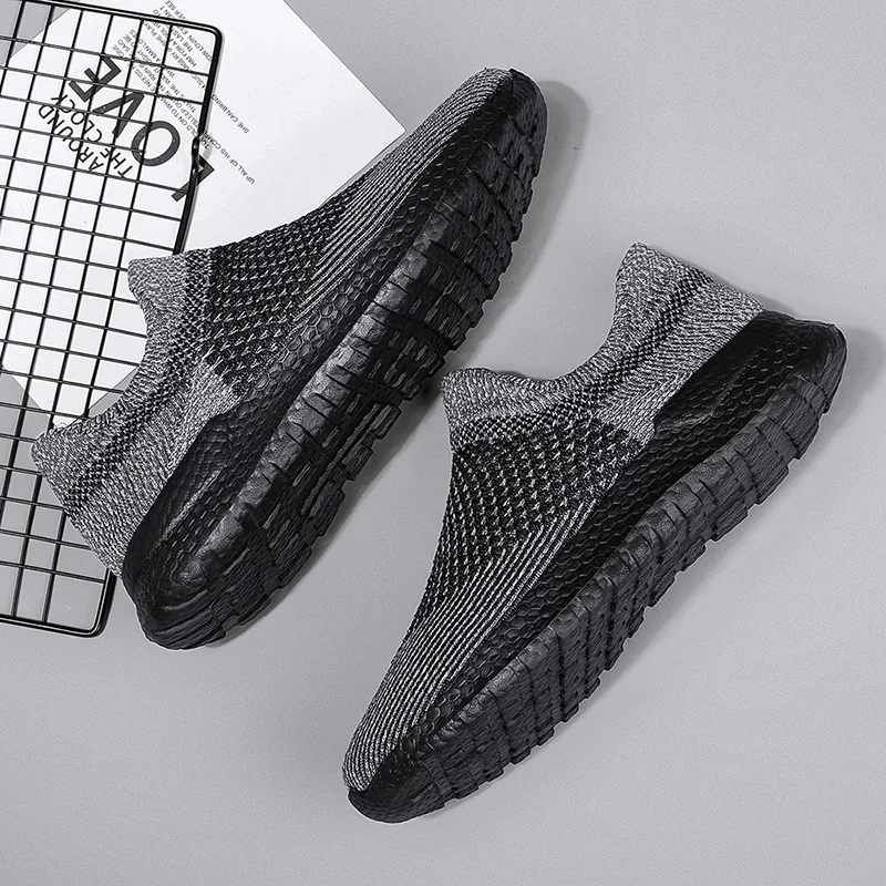 Lightweight Men's Jogging Sneakers 2023 New Hot Sale Cushioning Road Male Running Shoes Adult Breathable Athletic Casual Shoes