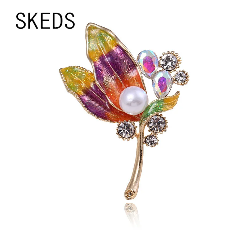 

SKEDS Fashion Colorful Enamel Leave Rhinestone Brooches For Women Lady Plant Crystal Pearl Badges Corsage Wedding Party Pin Gift