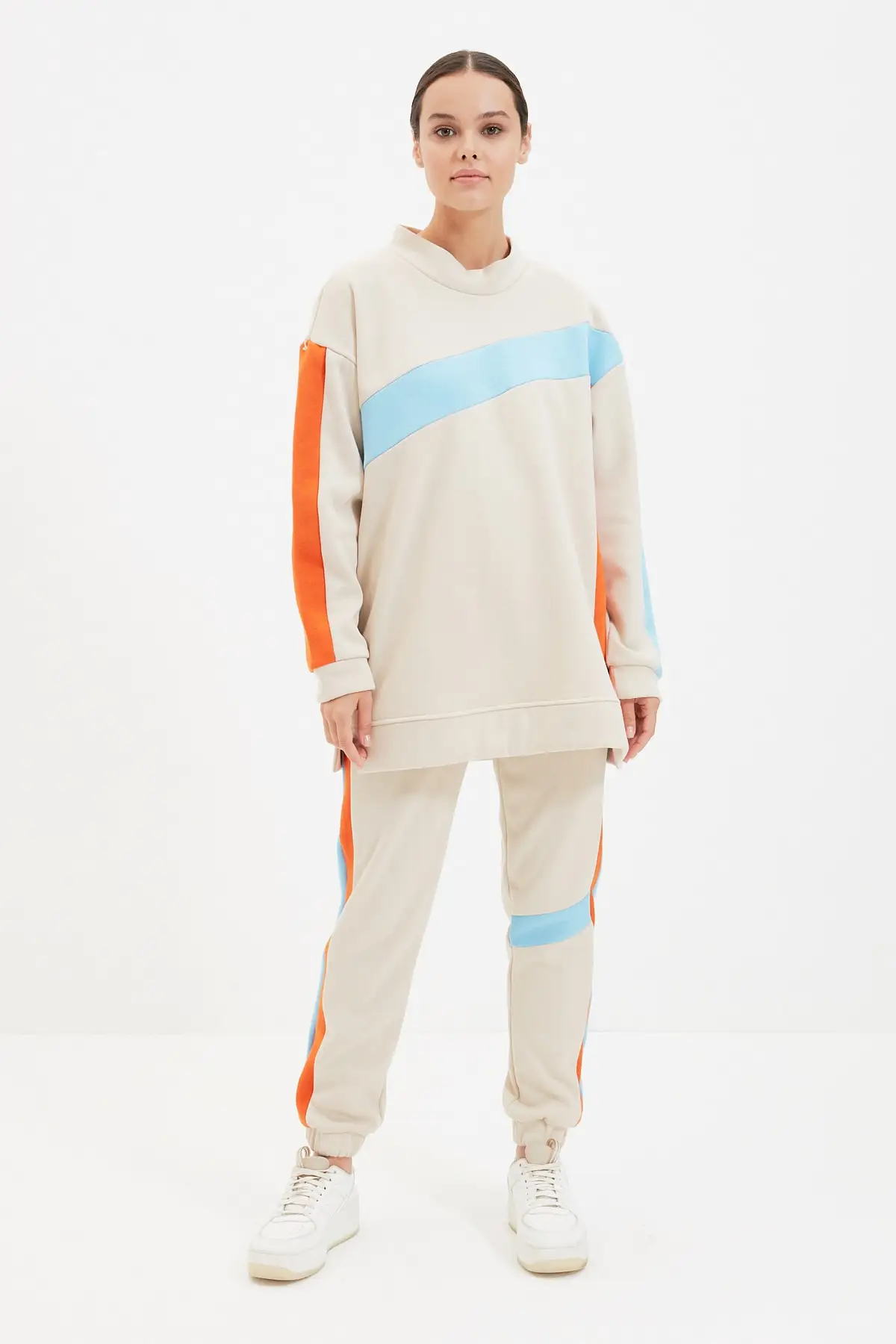 

Trendyol Saks With Color Block Knitting Tracksuit Set TCTAW22EN0018