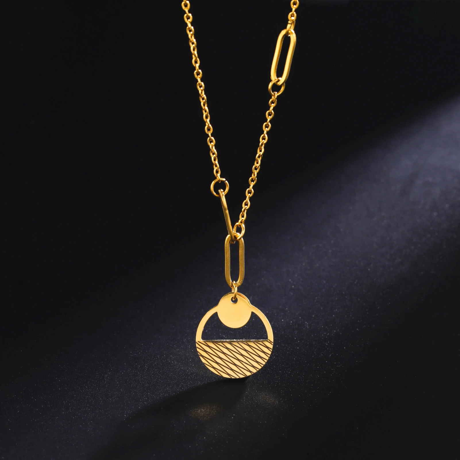 

Sipuris Hot Fashion Necklace For Women Stainless Steel Hollow Half Round Engrave Rectangular Cross Chain Pendants Jewelry Gifts