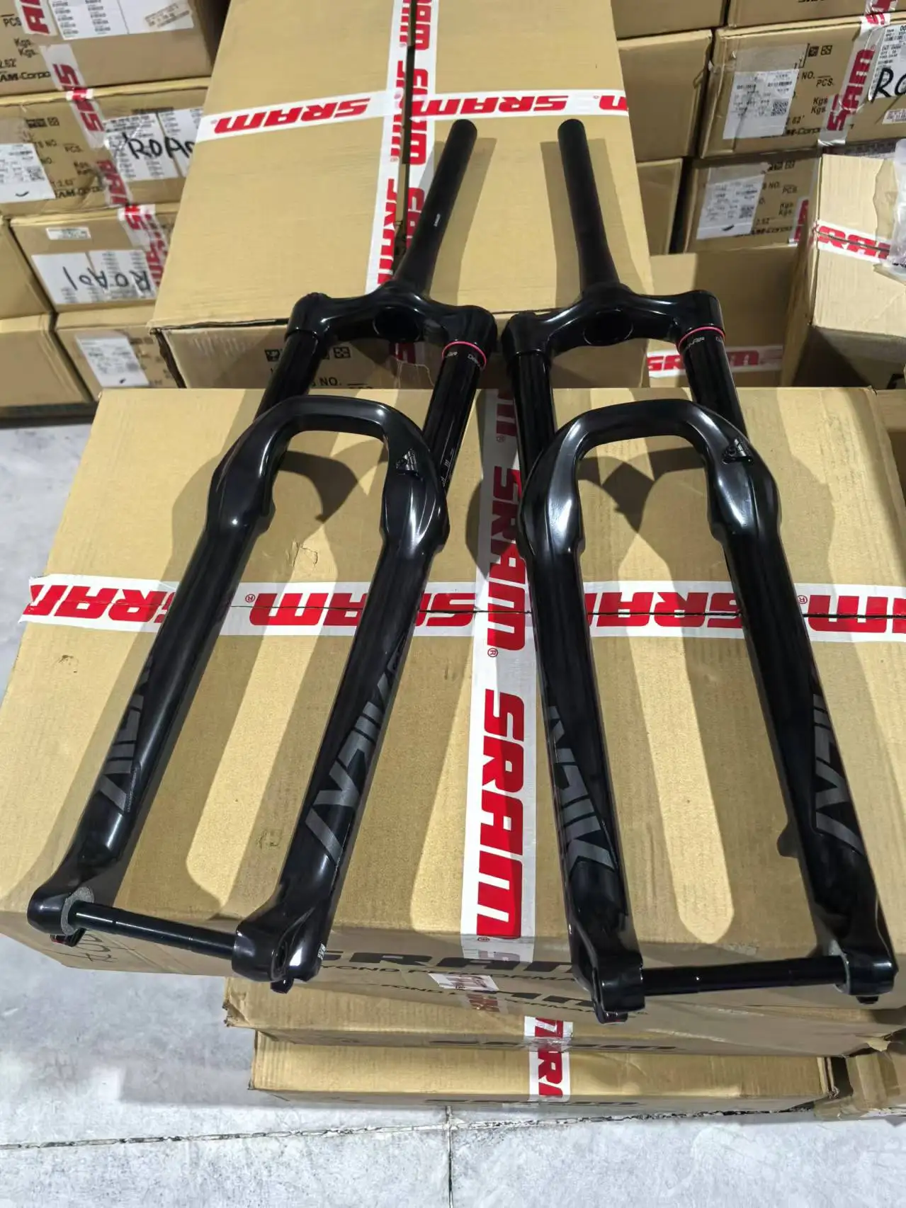 ROCKSHOX Lyrik Select+ Передняя вилка для горного велосипеда 29 дюймов 170 мм дорожная
