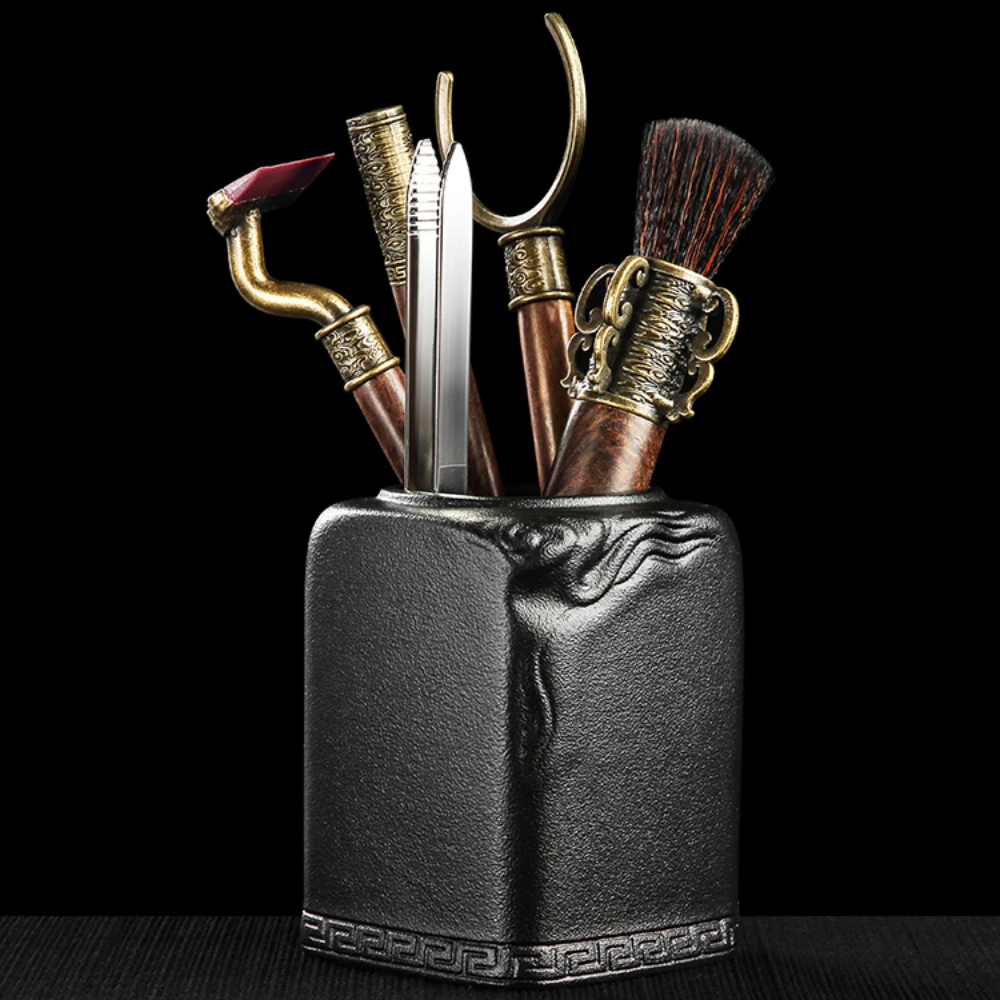 2д спрайт оружия бога. векторные значки меч и лук. Items 6. профессиональный набор бармена в чехле. набор бармена.