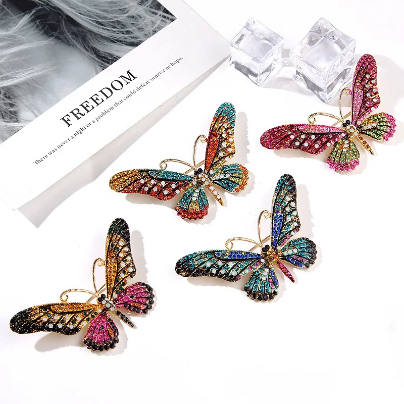 

Flying Butterfly Brooches For Women Unisex Shining Rhinestone Insects Wedding Party Office Daily Clothing Suit Bag Accesories