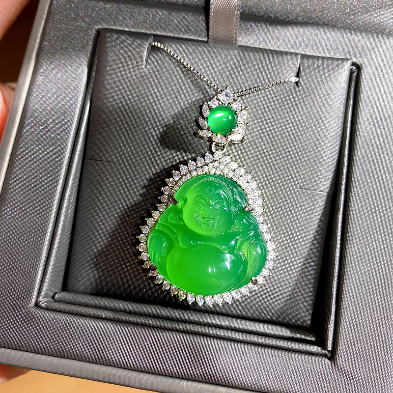 

Ожерелье из серебра 925 пробы с зеленым камнем