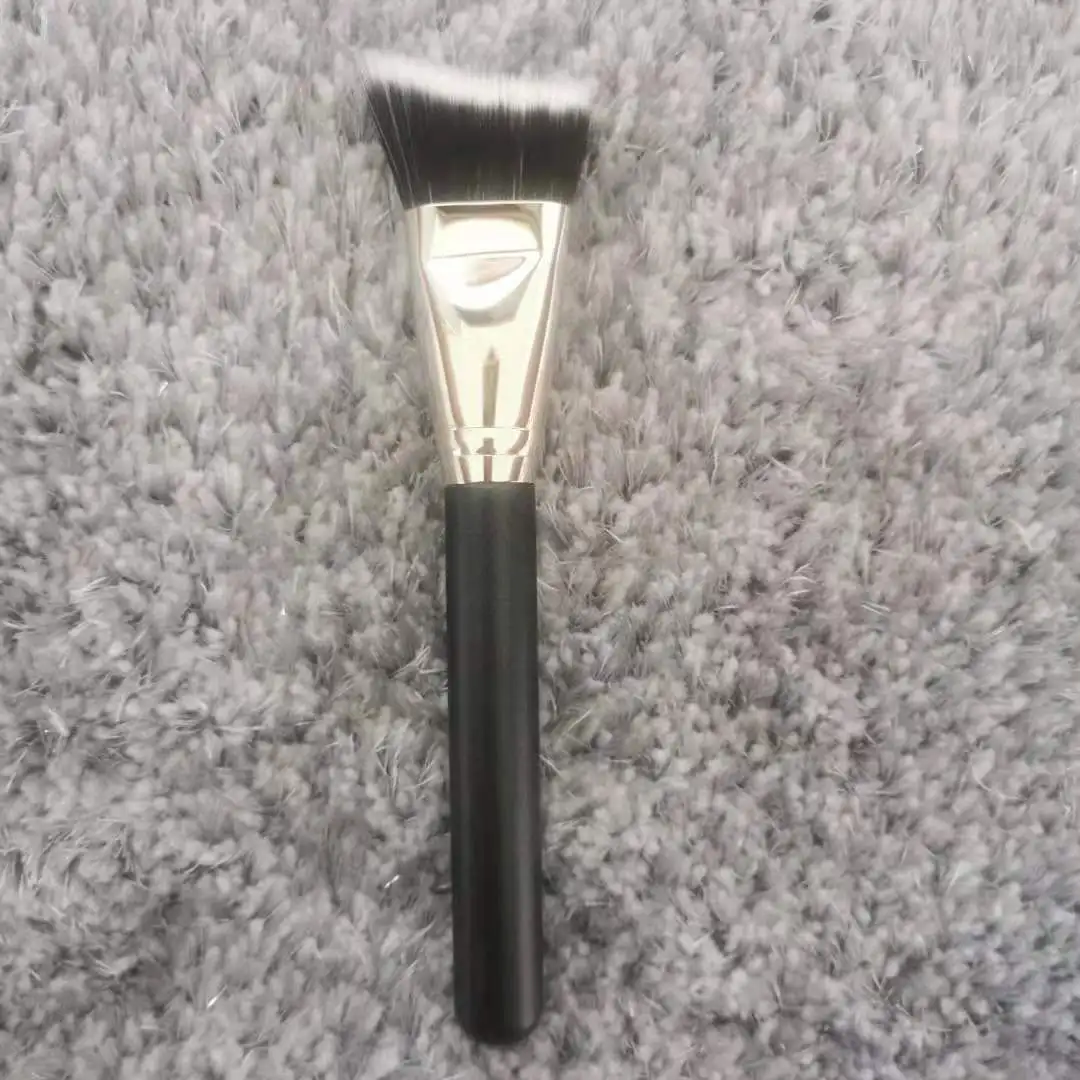 Полупостоянная кисть для контуринга лица C164 цвет в ассортименте