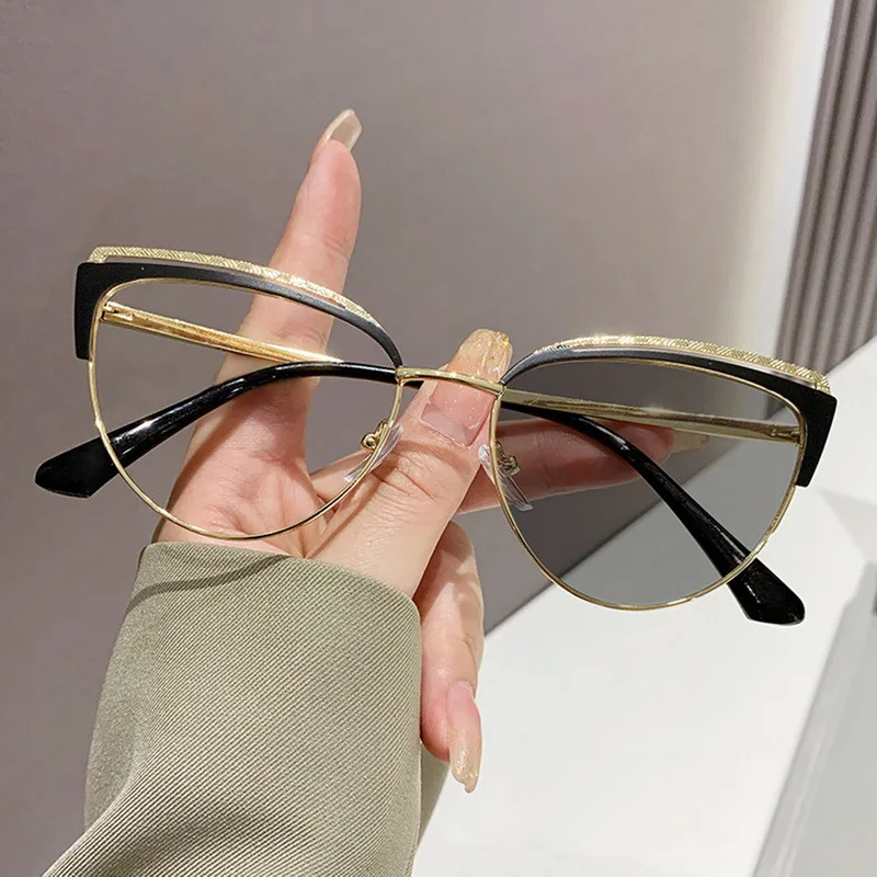 

Fashion Vintage Anti Blue Light Photochromic Glasses Women Cat Eye Triangle Color Change Sunglasses Eye Protection Spectacles