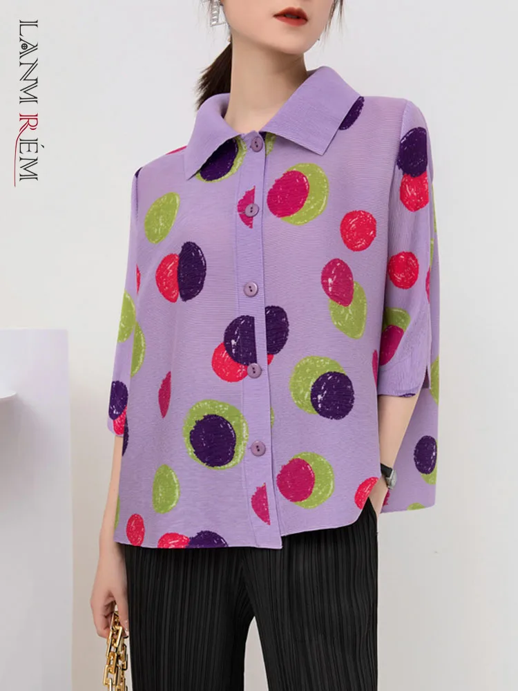 

LANMREM Single Breasted Pleated Shirts For Women 2022 Summer Lapel Printing Dot Three Quarter Sleeves Female Elegant Top 2R2934