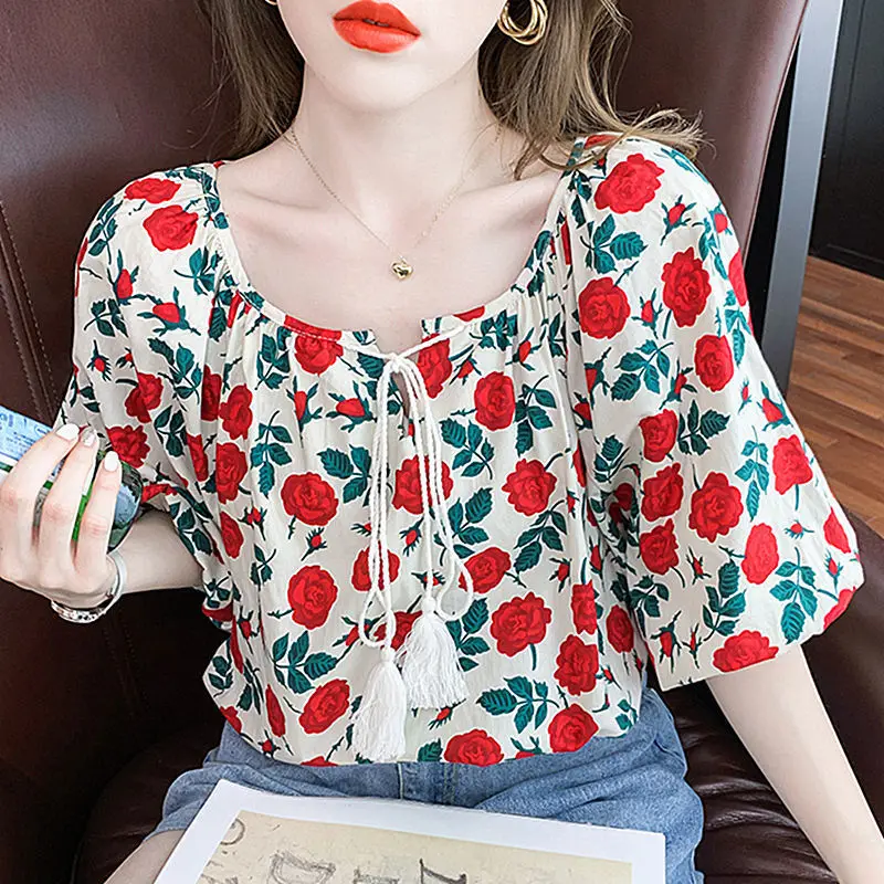 

Blouse 2023 Summer Retro Hong Kong Flavor Chic Lantern Sleeve Design Sense Niche Flower Round Neck Short -sleeved Shirt Top